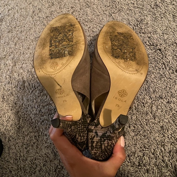 Isola Suede and Snakeskin Heels Size 7.5 - Picture 4 of 4